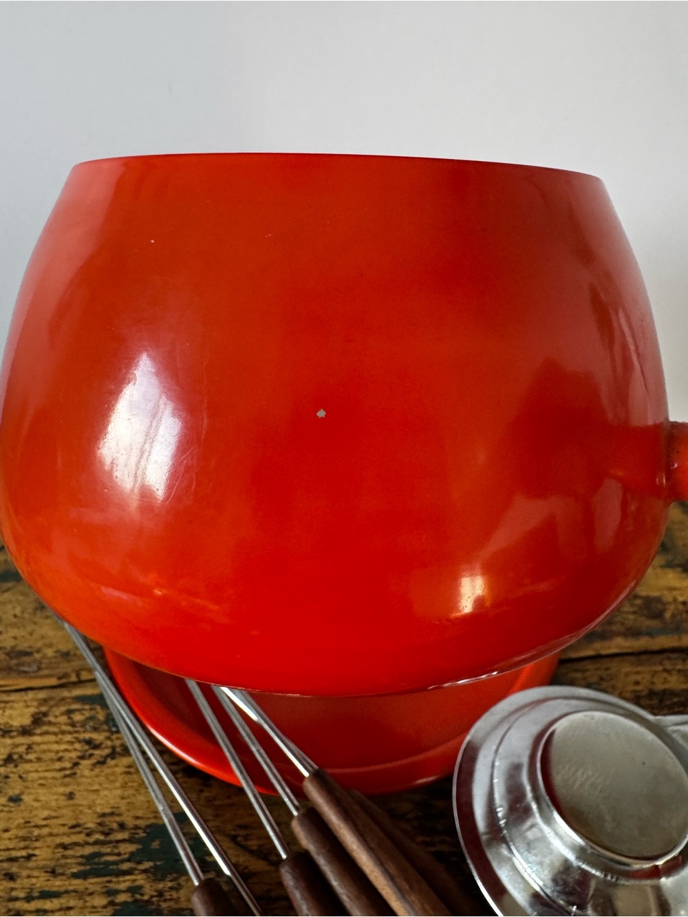 Orange Enamel Chocolate Fondue Pot with Wooden Handle - Brand Unspecified - Picture 7 of 14